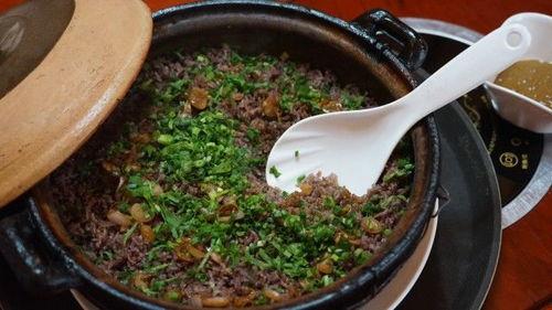 煲仔饭是哪个明星,揭秘明星背后的美食故事