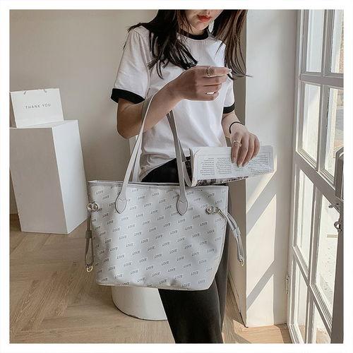 网红托特包女,时尚潮流的引领者