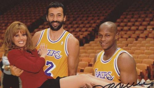 库里网红球场打野球照片