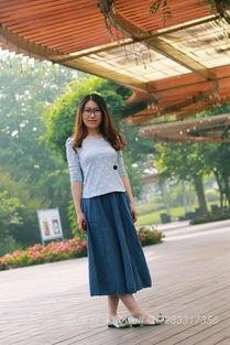 日照吃瓜美女图片,瓜田里的美丽瞬间