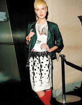 明星夏天穿冬装,明星们的时尚冬装穿搭揭秘